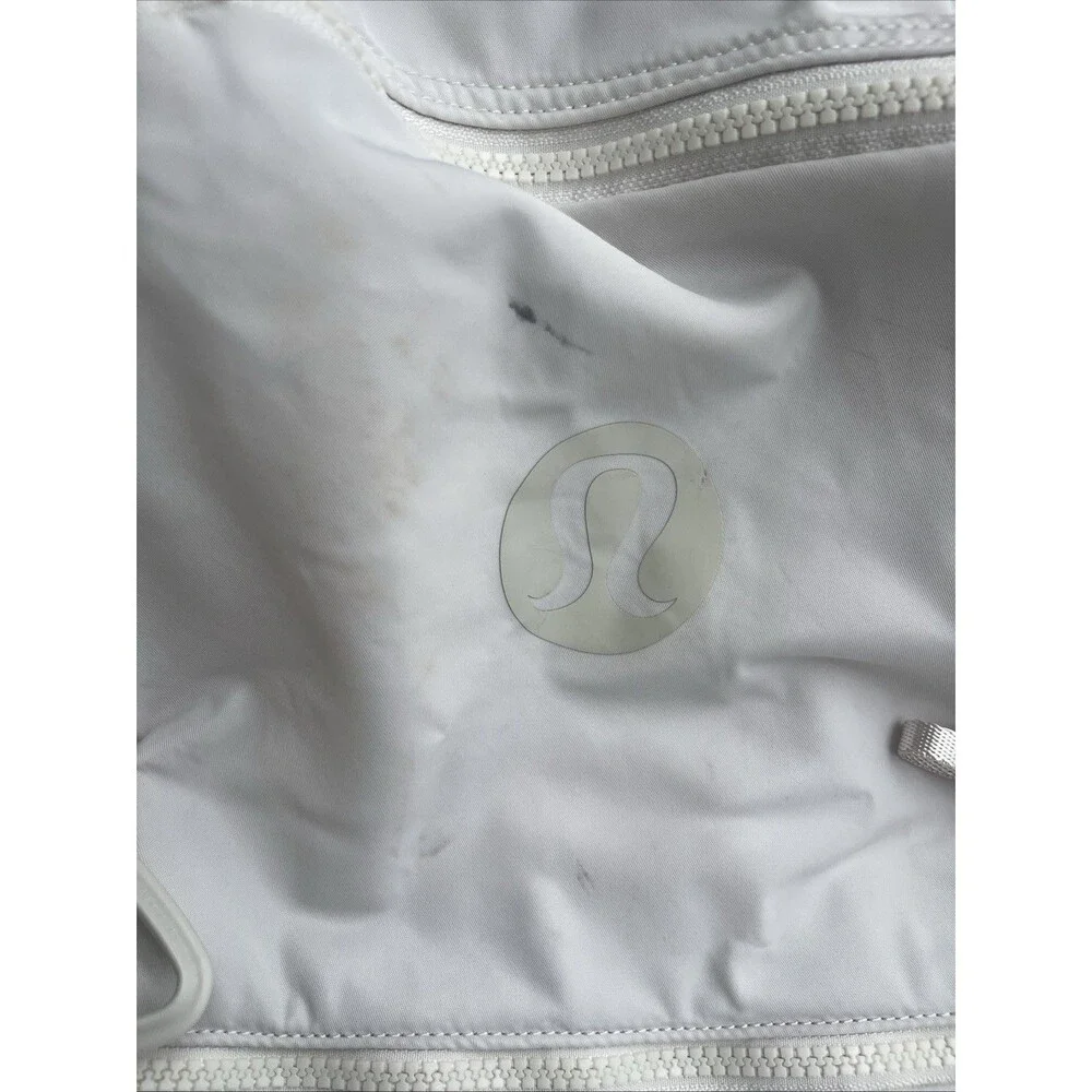 LULULEMON Fast Track Bag 2.0 10L Convertible Crossbody Backpack White Colored